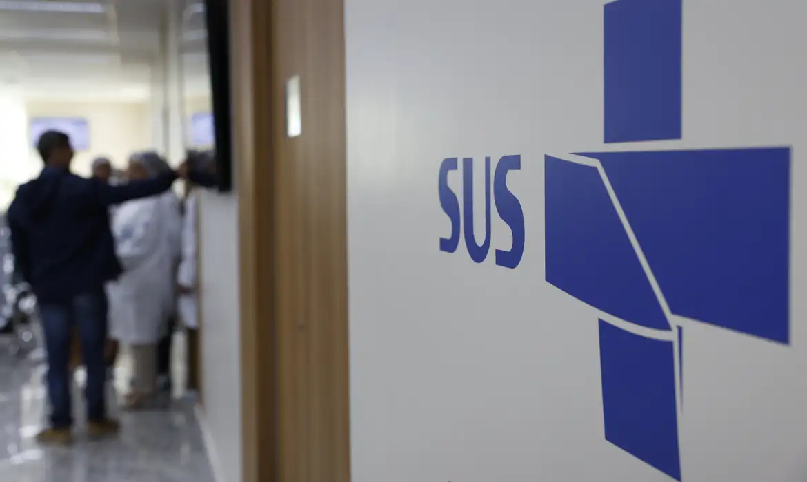 Subfinanciamento e privatização colocam em risco o futuro do SUS, aponta especialista